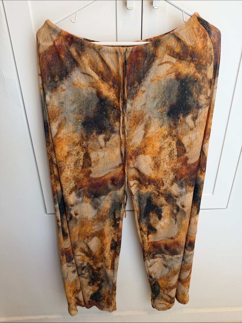 Zara Ribbed Tie-Dye Lounge Pants in Rust, Brown and Black